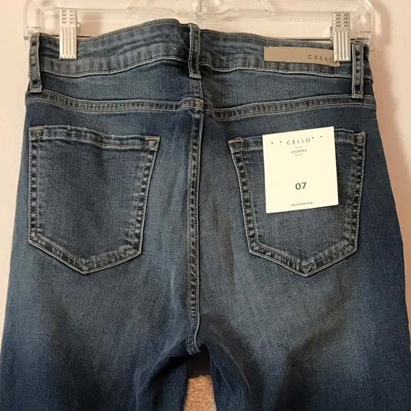 CELLO Womens / Juniors Cropped Skinny Distressed Blue Jeans Size 7 - Picture 3 of 7
